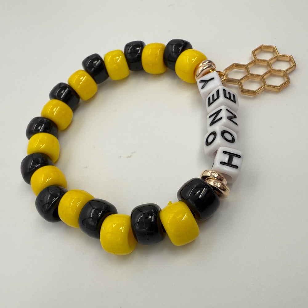 Honey Handmade Black and Yellow Bead with Honey Comb Charm Bracelet NWOT - Picture 2 of 3